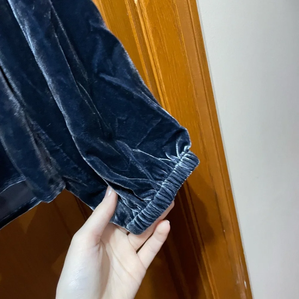 ✨Faherty rowan stretch silk velvet button down✨ - Picture 5 of 7